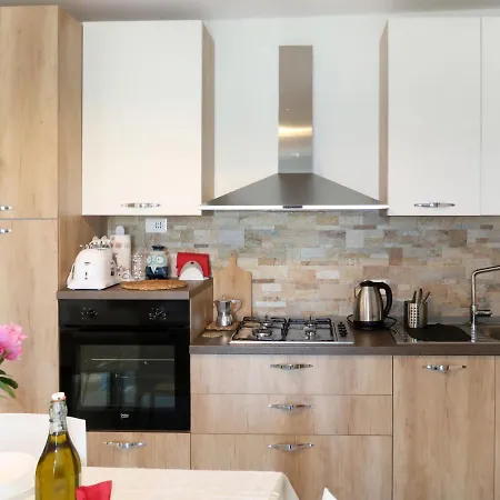 A Ca' Gialla - Aeg100 By Interhome *